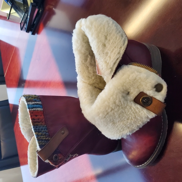 Women's Red Leather Boots - Picture 2 of 4